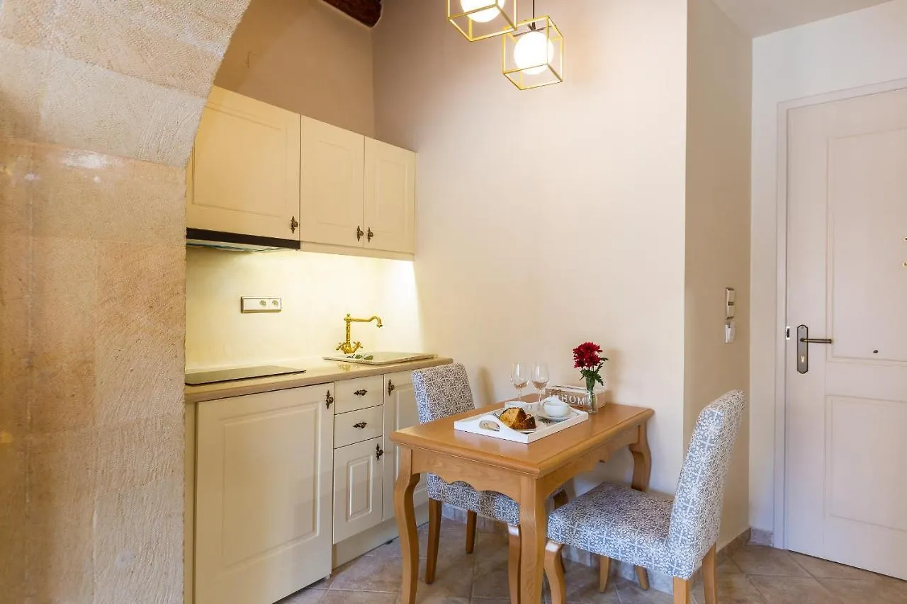 העיירה רתימנו Phaedra Suites (Adults Only) מלון