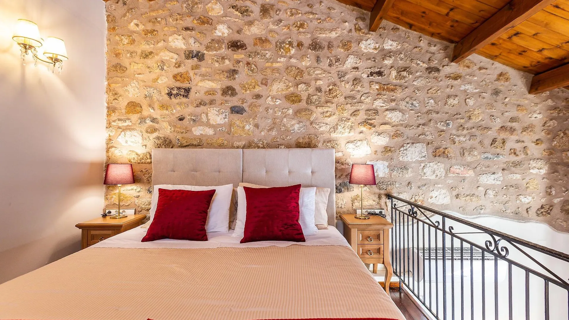 Phaedra Suites (Adults Only) Rétino