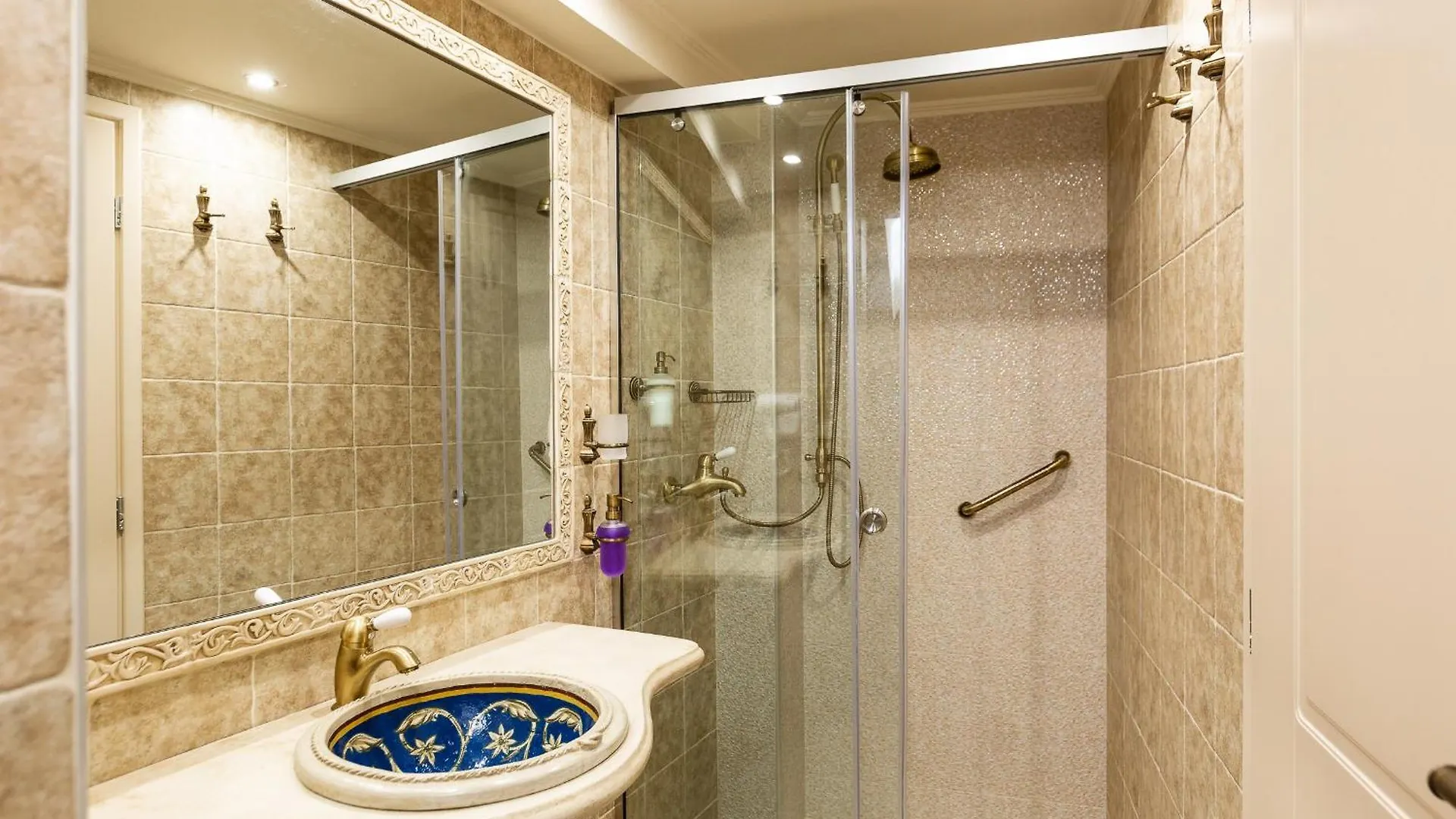 Phaedra Suites (Adults Only) Rétino 3*,